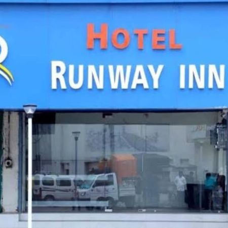 Hotel Runway Inn Ahmedabad Exterior foto