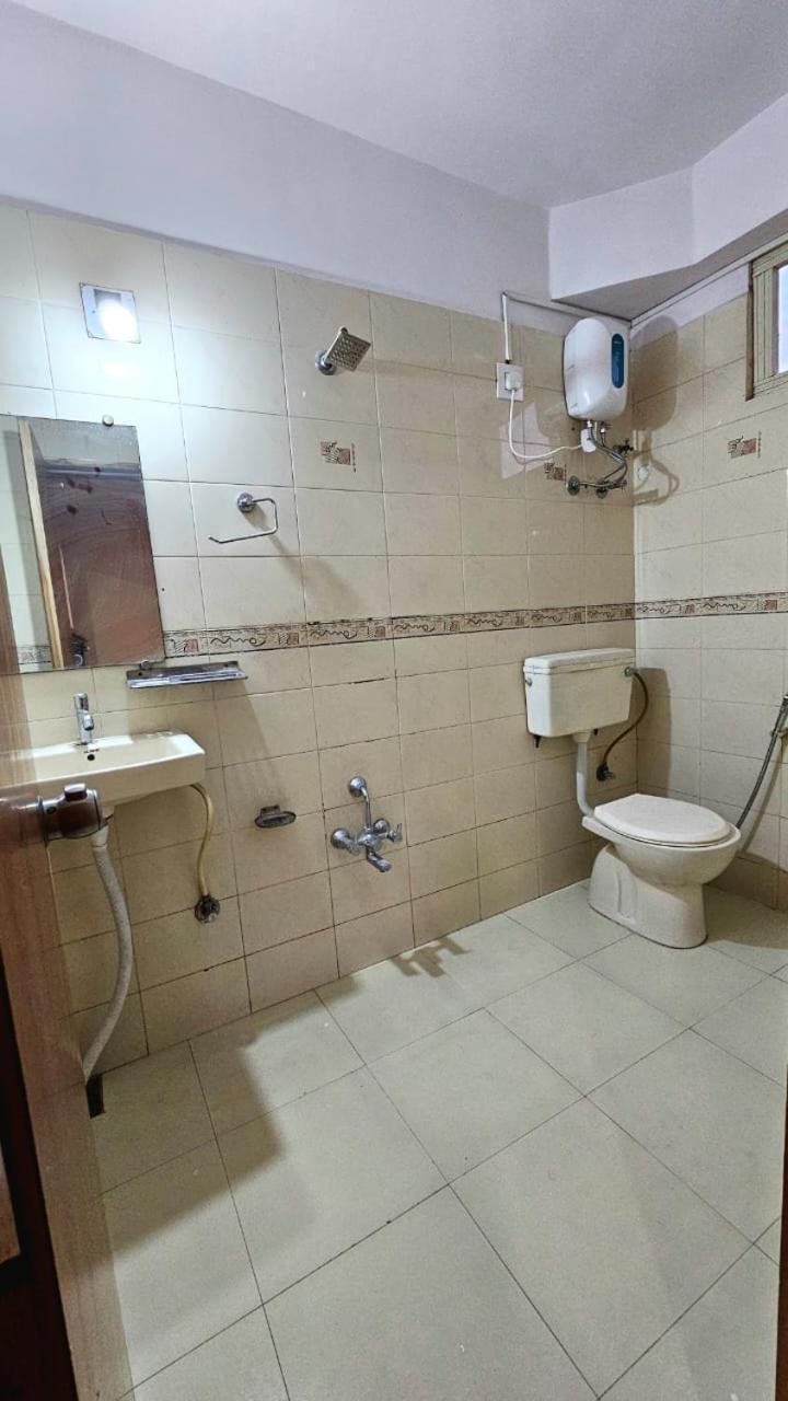 Hotel Runway Inn Ahmedabad Exterior foto